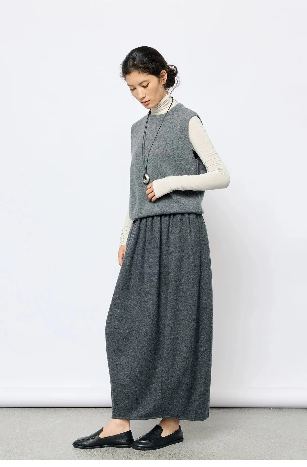 100% Wool Three-Dimensional Cut Flower Bud Skirt, Designed with a Relaxed and Lazy Style, New Model for Women in the Fall/Winter 2026 Season