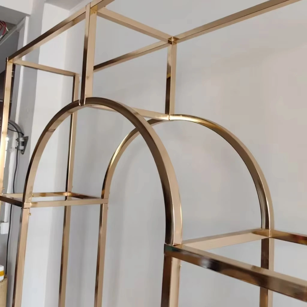 Goldener Hochzeitsbogenständer, Metallischer Hintergrundrahmen für Hochzeitszeremonie & Empfang, Blumendekoration für Innen- und Außenbereich – Detail 6