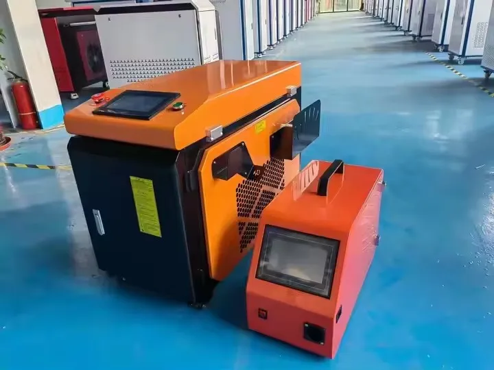 سعر المصنع يده متعدد الوظائف ألياف الليزر 1000W-3000W آلة لحام التنظيف بالليزر المخصصة
