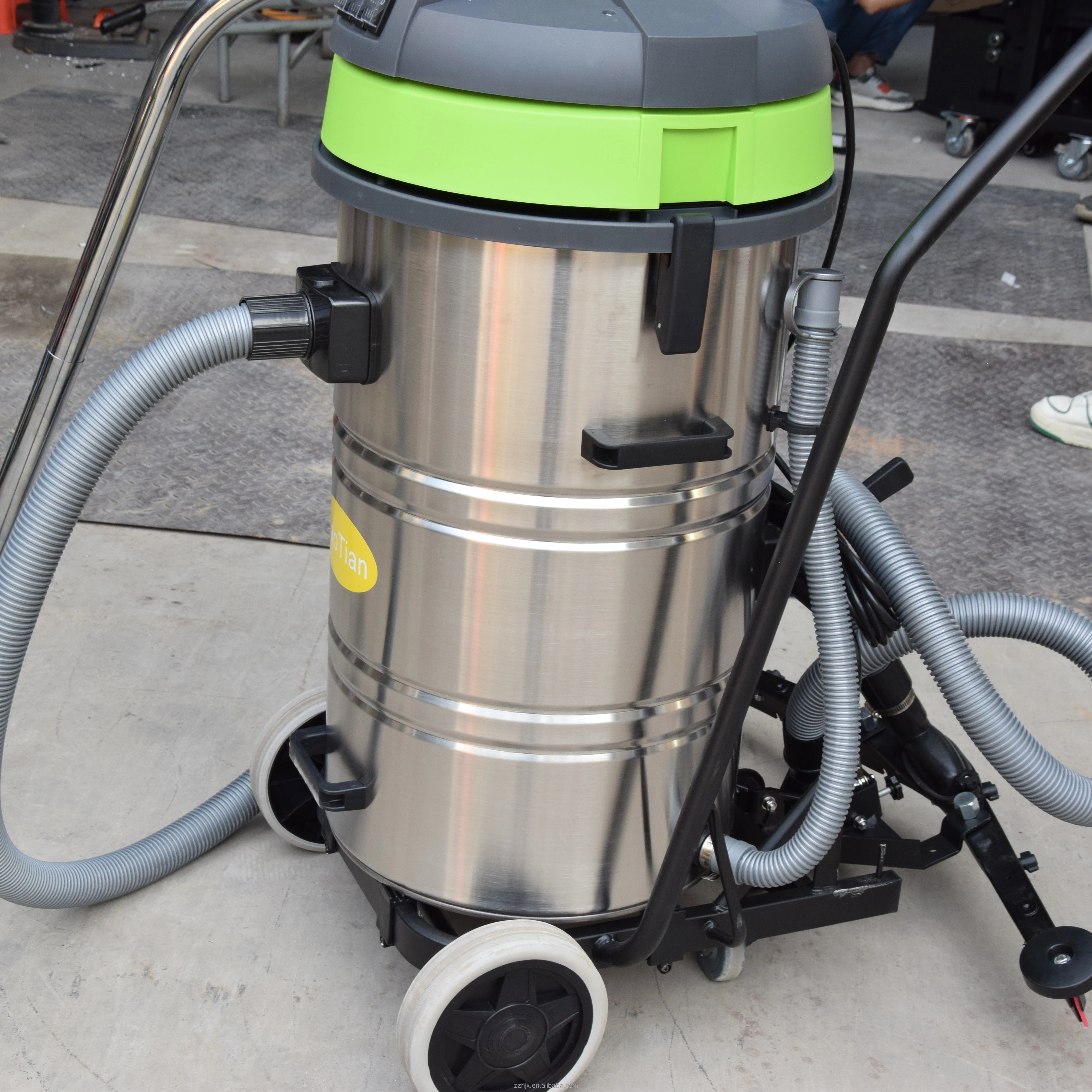 80 liters capacity 8 meters power cord 250 mbar suction 44 cm diameter, industrial vacuum cleaner, suitable for automotive