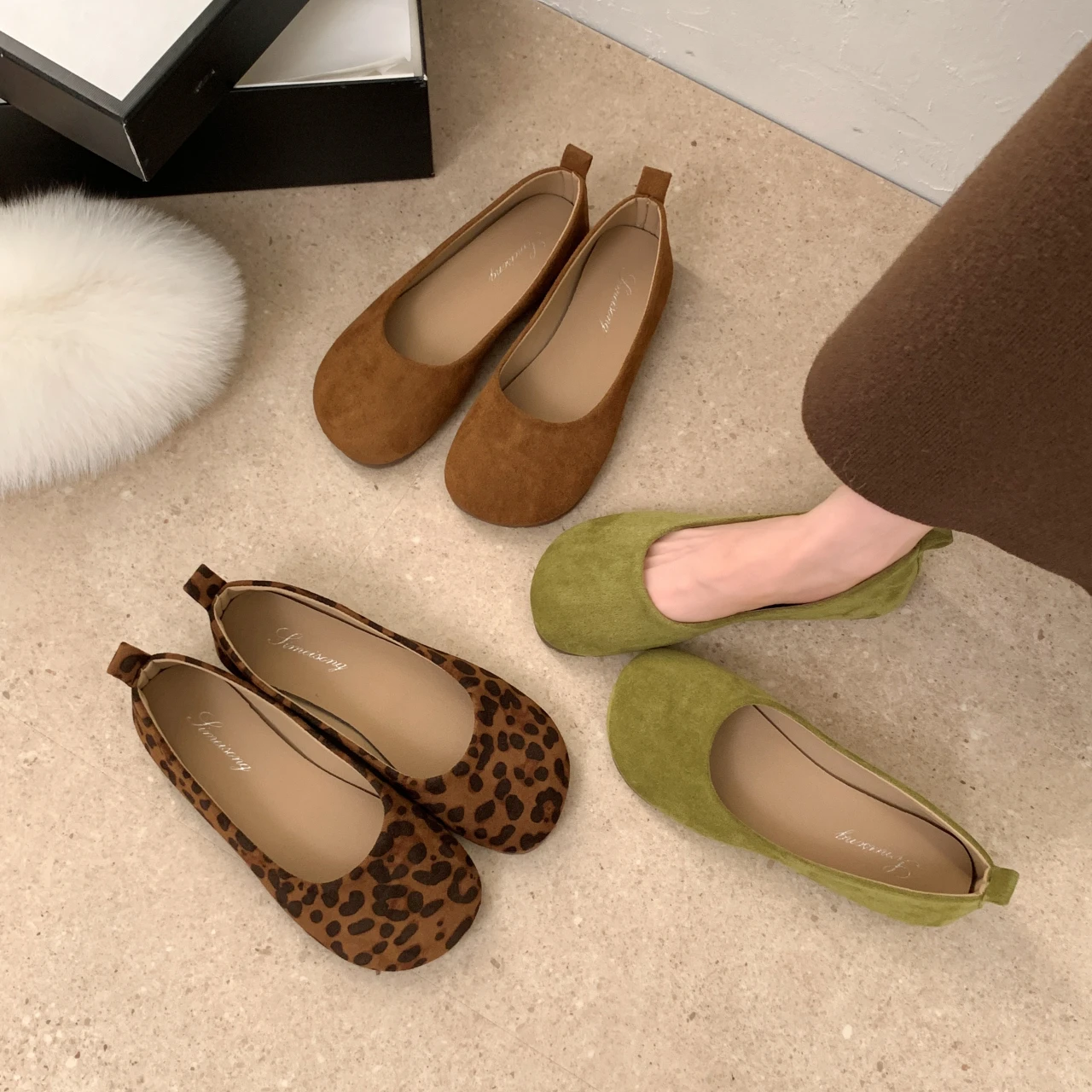 Damen-Ballerinas aus Wildleder mit runder Zehenpartie, Slip-On, weiche, lässige flache Schuhe – Detail 6