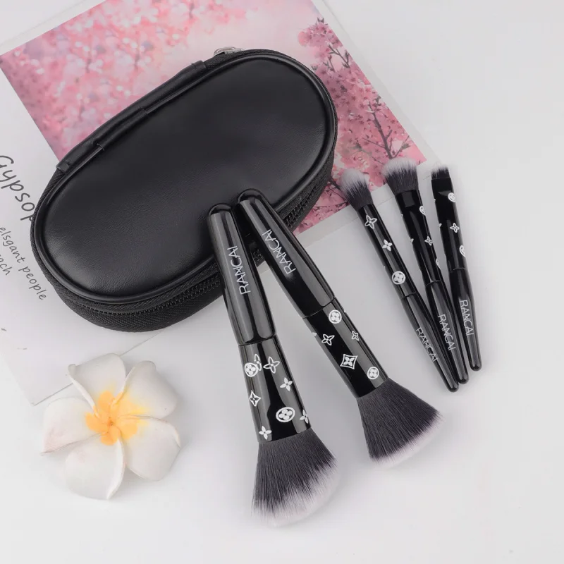 فرشاة ماكياج البدلة Tools5Mini Soft Powder Foundation Brush Eye Shadow Brush أدوات التجميل المحمولة للمبتدئين
