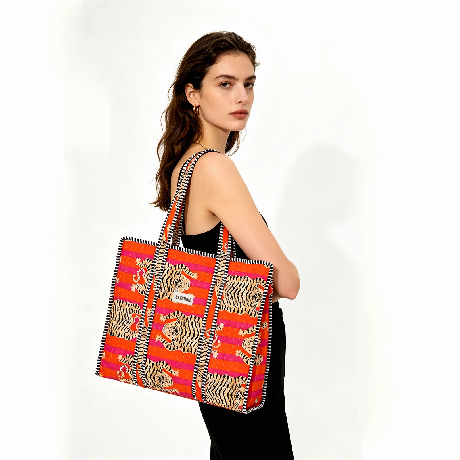 Women Large Quilted Tote Bag Tiger Animal Print Cotton Shoulder Bag Striped Edge Design Casual Daily Travel Shopping Handbag