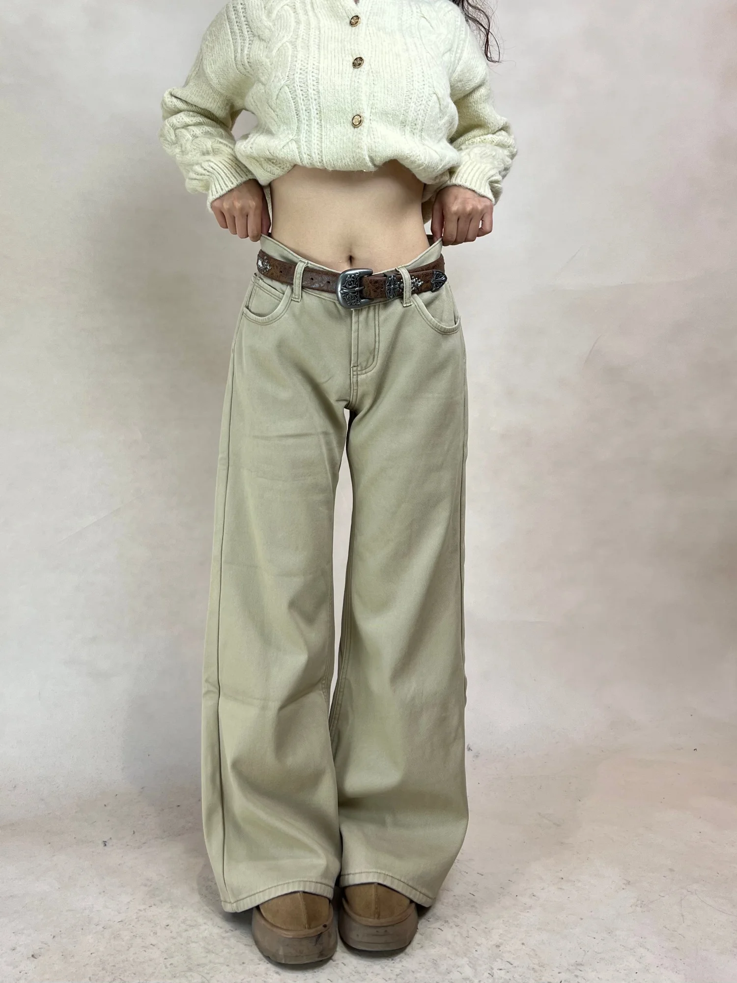 

Расклешенные джинсы с низкой талией на подкладке, женские джинсы цвета хаки в американском стиле ретро, осеннее новое поступление, облегающие джинсовые джинсы на пуговицах