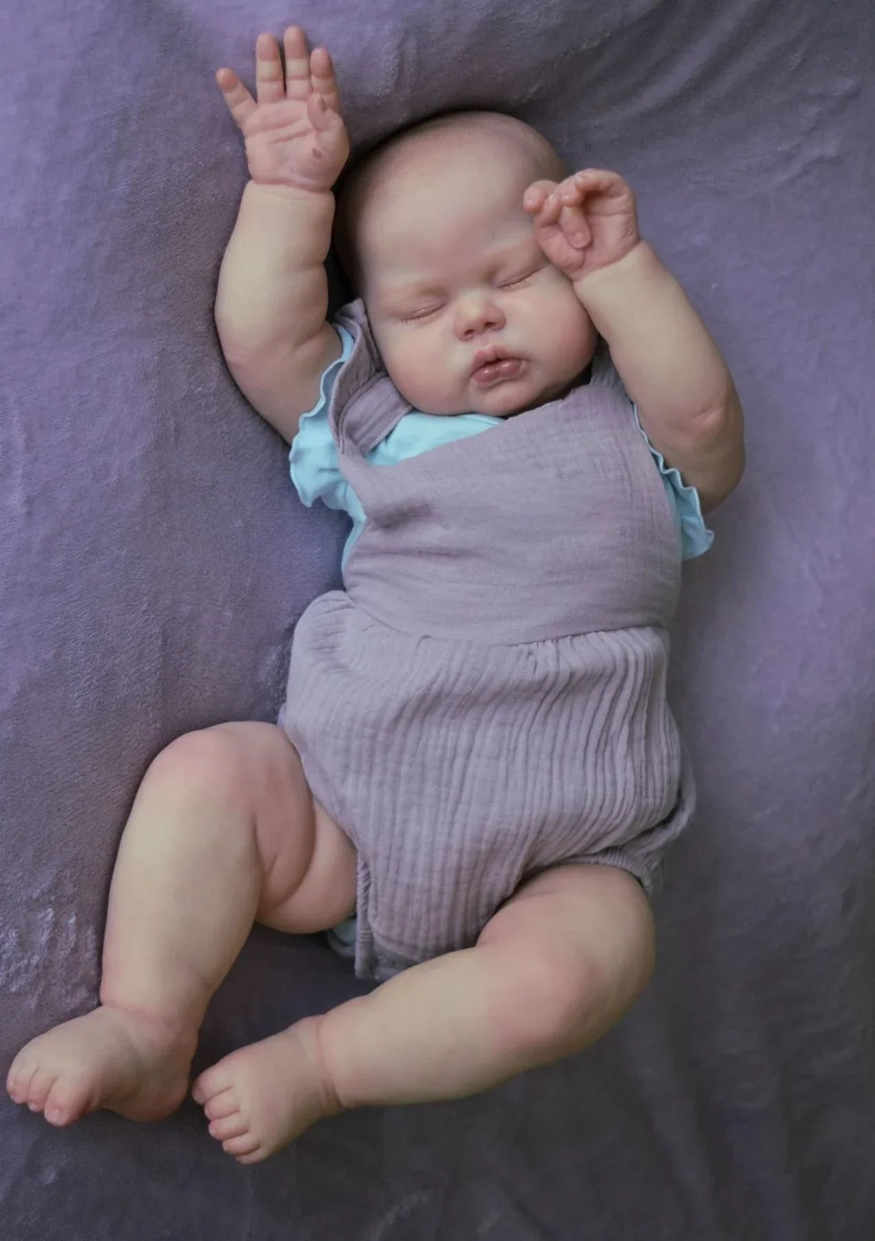 NPK 24''Handgemaakte Hoge Hoeveelheid Reborn Augurk Levensechte Peuter in Zachte Doek Lichaam Knuffelige Baby Meisje Collectible Art Doll