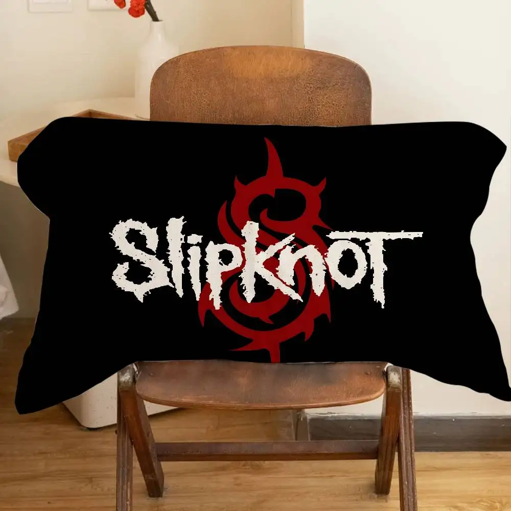 S-Slipknots Heavy Metal Band Quick-Drying Polyester Pillowcase, Non-Slip, With a Secure Design New Style Anti-Scalp Oil Tie.