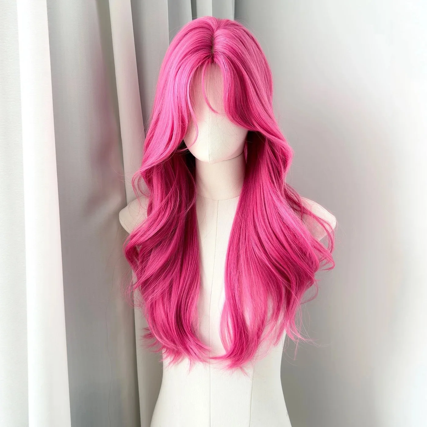 Heißrosa gewellte Perücke für Frauen, lange Body-Wave-Perücke, 24 Zoll, Mittelteil, Stirnband-Perücke, modische synthetische Perücke für Cosplay und den täglichen Gebrauch.