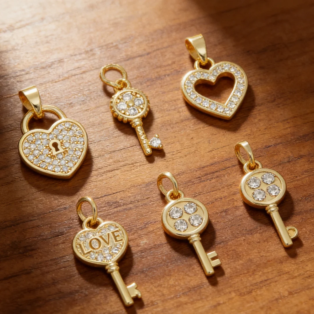 4Pcs Pendants Brass Cubic Zircon Retro Heart Keylock Shaped Charms Hollow for Diy Jewelry Necklace Bracelet Craft for Men Women