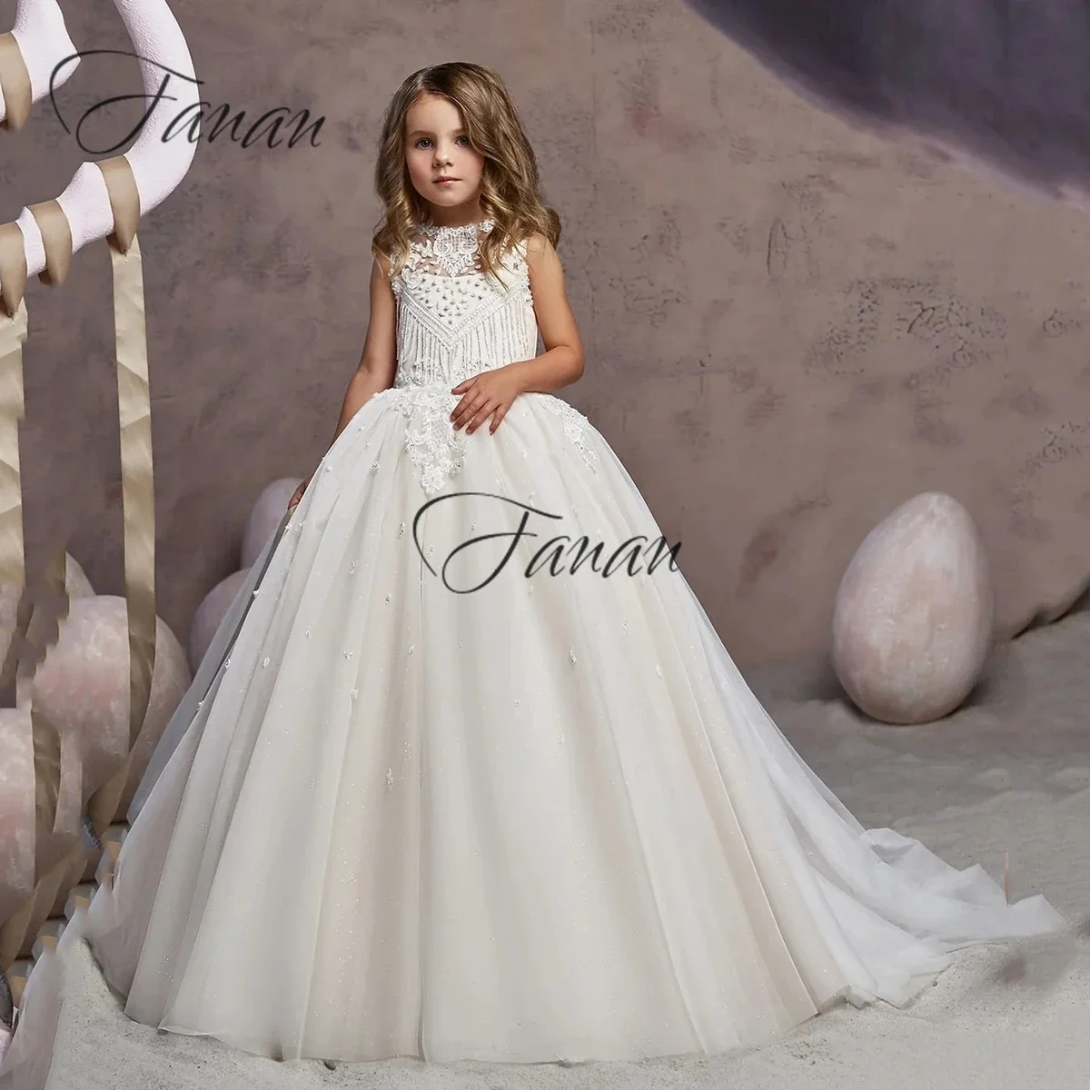 2022 Lastest Lace Appliques Flower Girl Dresses Scoop Neck Beading Children's Beauty Pageant Gowns Brush Train Kid Ball Gowns