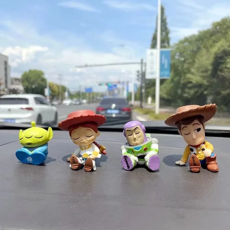 Disney Toy Story Schulter bis Schulter schöne Alien Buzz Lightyear Woody Kapsel Spielzeug Puppe Modell Geschenk Figuren sammeln Ornament