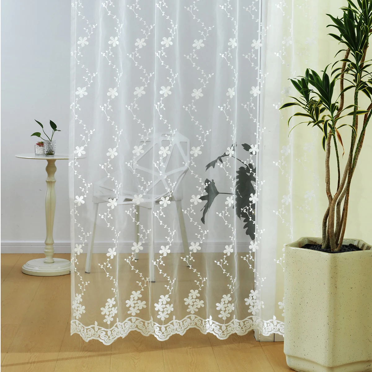 

1pc White Flower Pattern Sheer Curtain，Sweet Romantic Style Transparent Gauze Curtain for Living Room Decor，Embroidery Voile