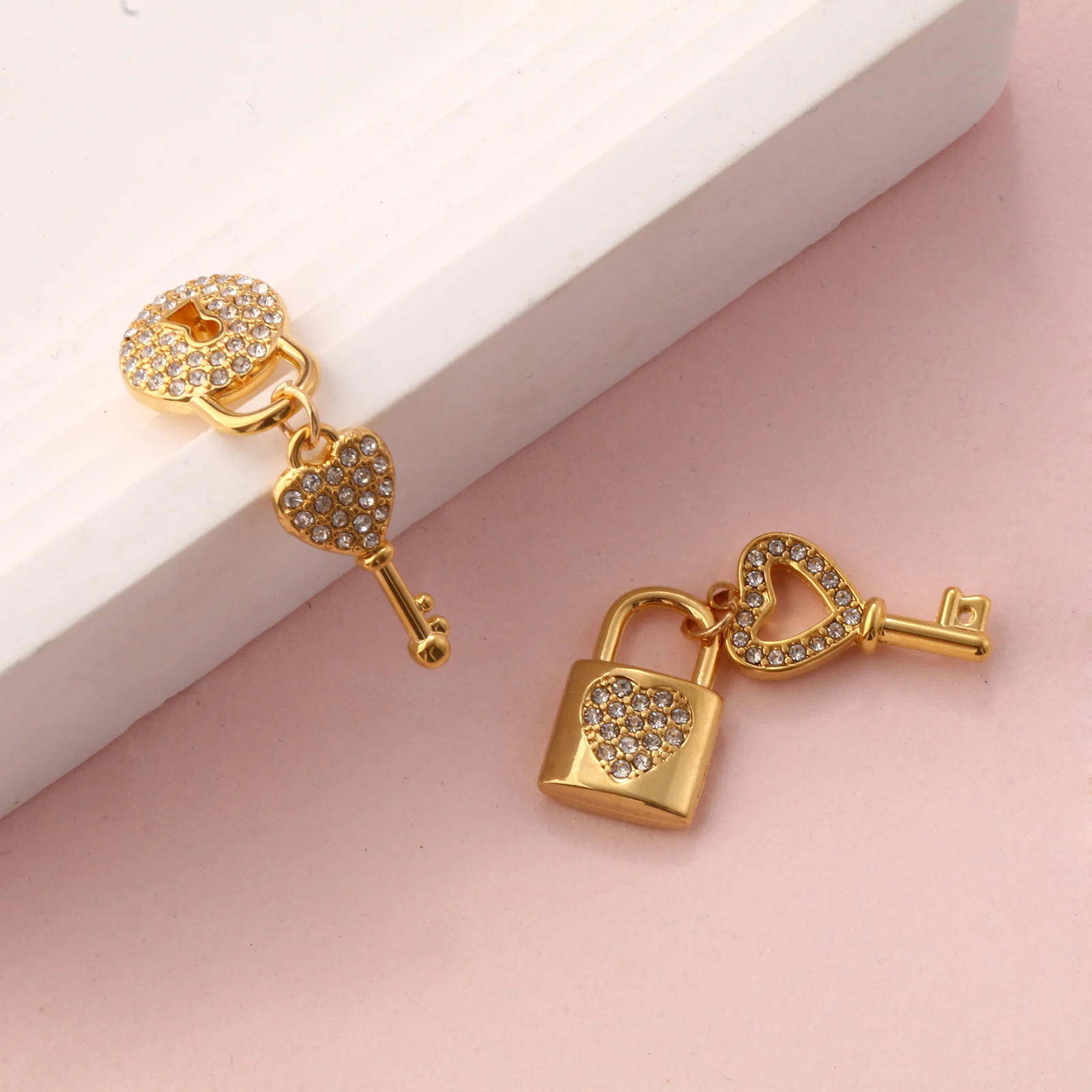 1 cerradura y llave de corazón - Bar Cart Gold reseña y precio