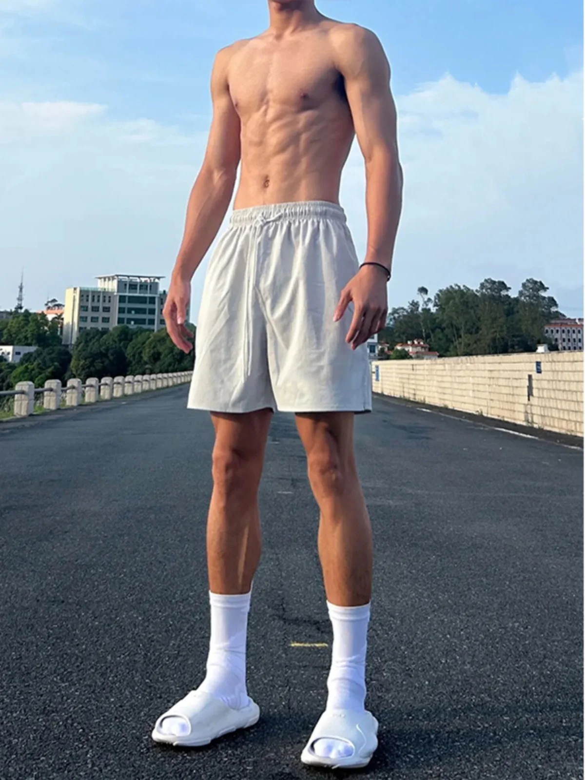 

White Quick-Dry Basketball Sports Shorts Men's Summer Loose American Style Track Pants Four-Five Length Casual Youth Fashion