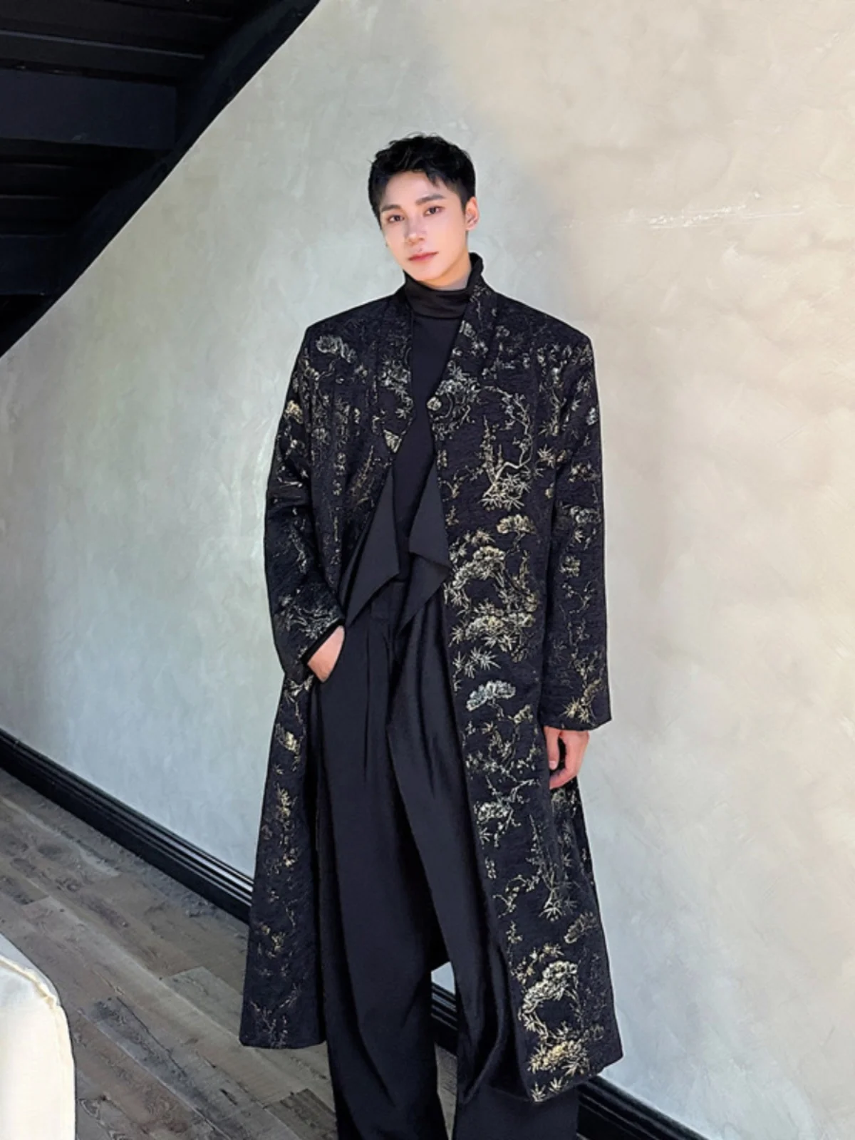 

Улучшенная версия мужского длинного пальто: осенне-зимнее, свободного кроя, ветрозащитное, модное, до колен, с поясом, с узором K-образной формы