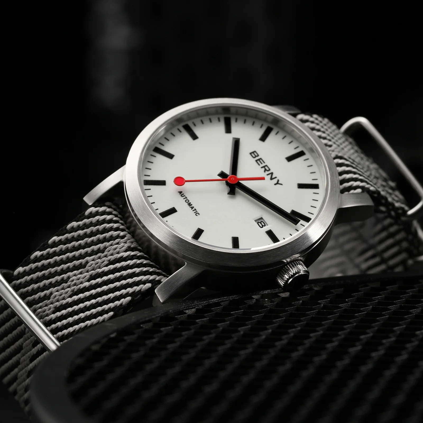 بيرني ساعة أوتوماتيكية للرجال 40 مللي متر مضيئة السكك الحديدية الوقت الهاتفي ميوتا 8215 حزام النايلون الياقوت 50 متر مقاوم للماء ساعة ميكانيكية للرجال