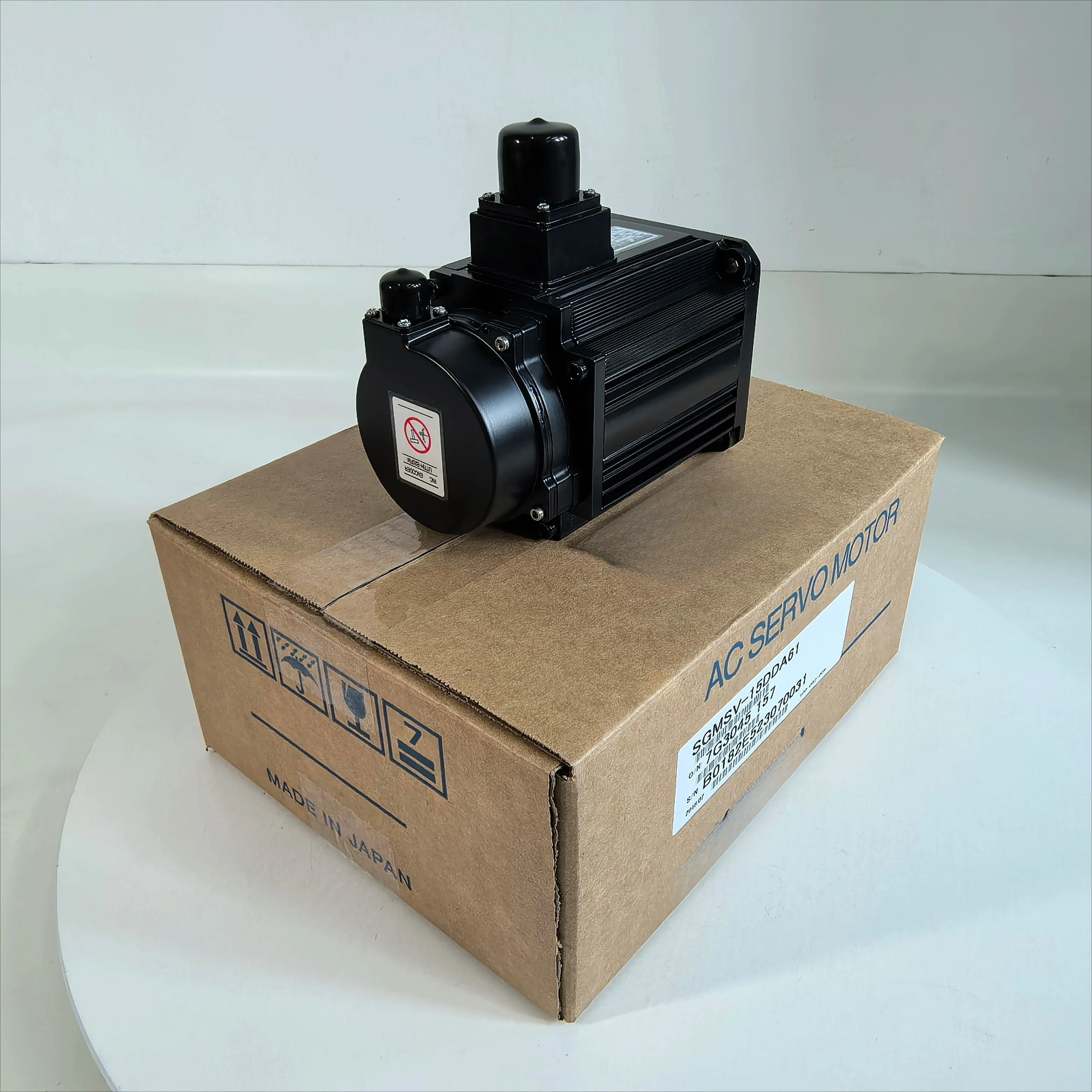 Bild 3: Neuer SGMSV-15DDA61 Servomotor mit Expresslieferung