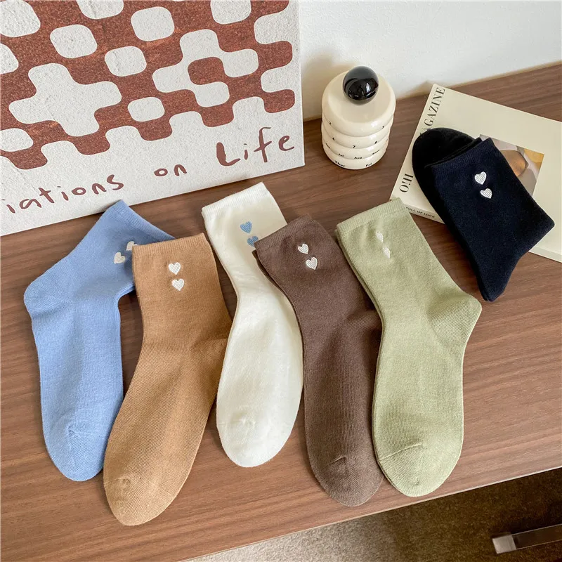 Women's Autumn and Winter Embroidered Double Love Women's Mid-tube Socks Popular Korean Basic Version of Women's Cotton Socks