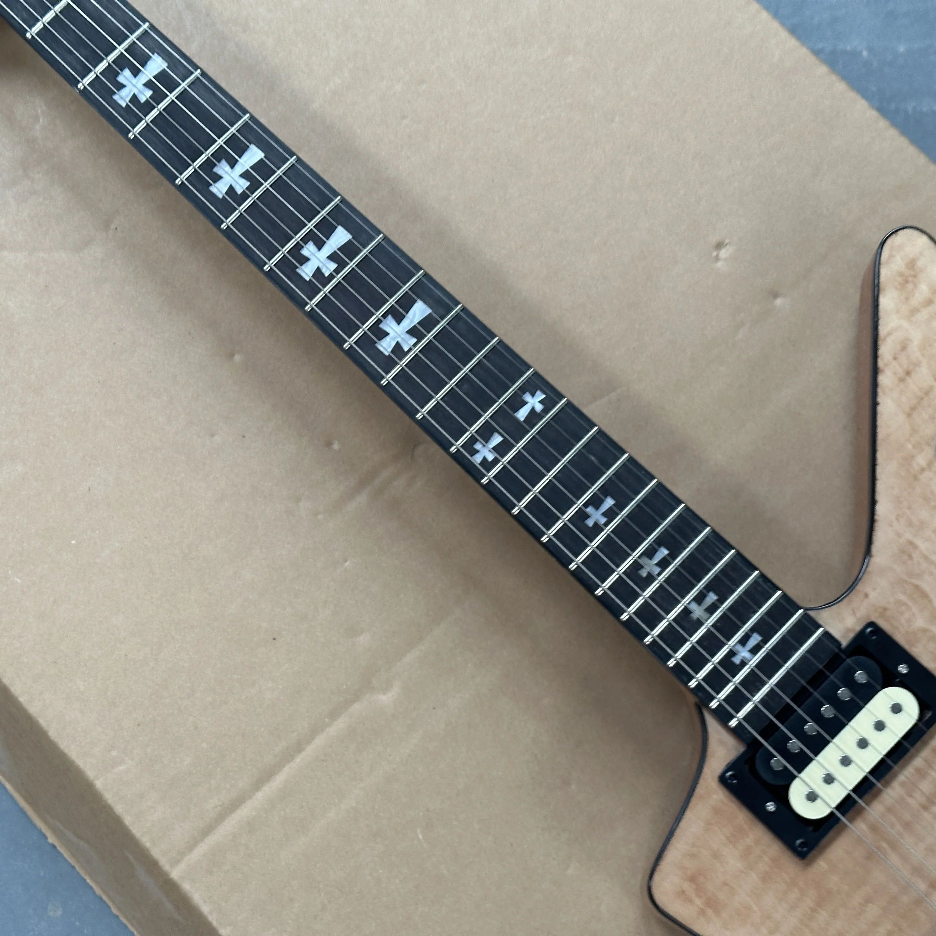 กีตาร์ไฟฟ้าสไตล์ Dimebag รุ่น STLF Wood Was.Bu.n ลายครอสอินเลย์ ทรงครอสบอดี้ สีดำ ระบบ Floyd's Tremolo จัดส่งเร็ว