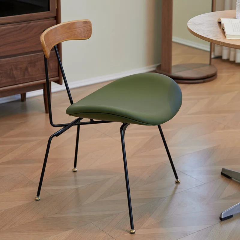 الشمال مصمم الترفيه مسند الظهر كرسي خشب متين خمر الحديد الفاخرة النمل الطعام كرسي النمط الصناعي مقعد جلدي الأثاث