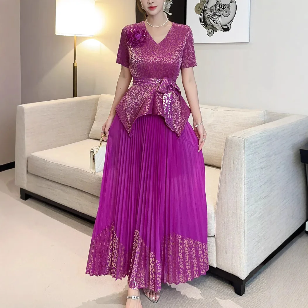 

2025 Spring New Fashion Casual Suit Women's Bronzing Bud V-neck Top High Waist Long Skirt Two-piece Set