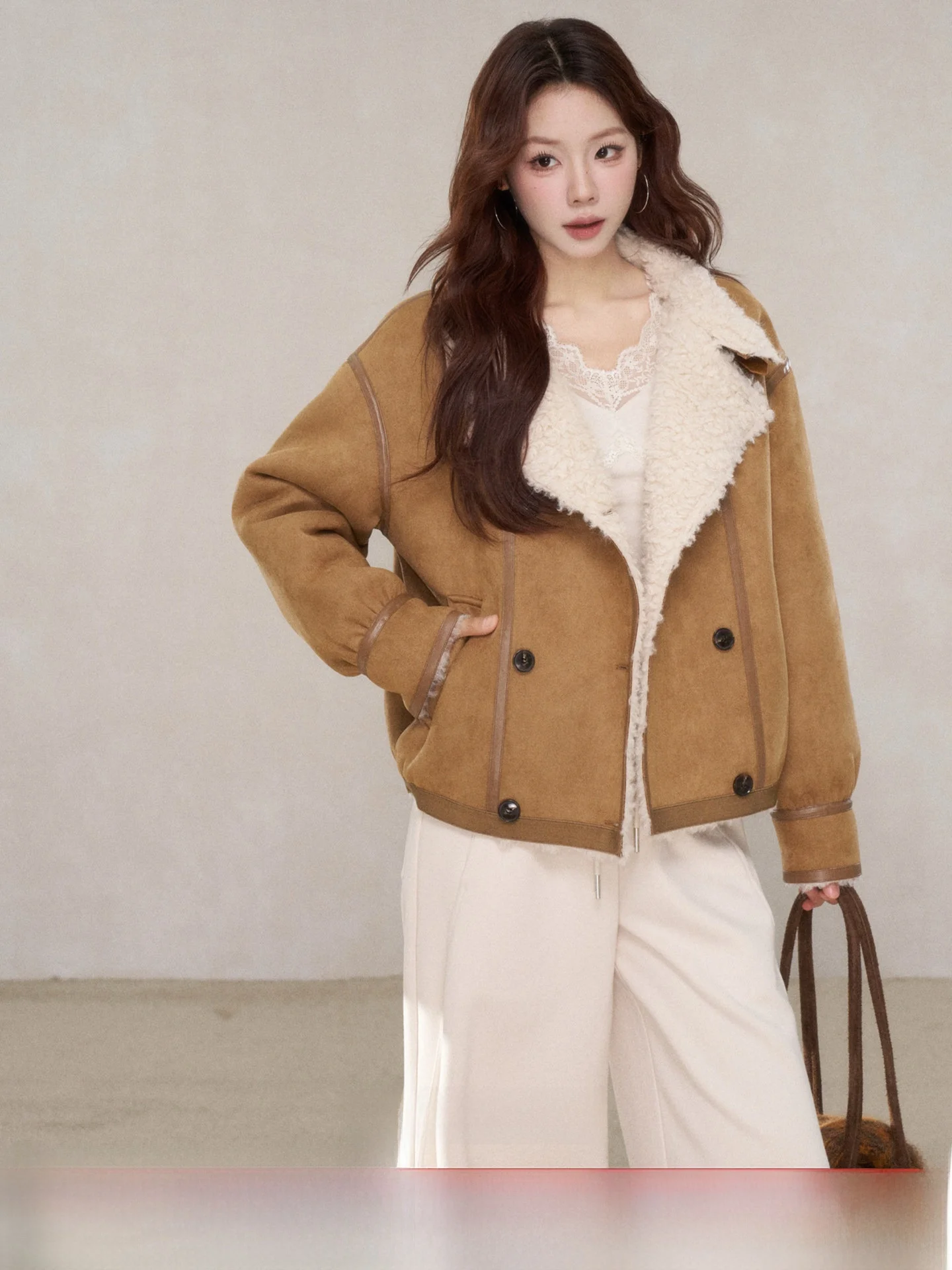 

Женская короткая замшевая куртка коричневого цвета с меховой подкладкой из овчины, теплая, для повседневной носки, свободного кроя, зимняя, новинка, премиум-качество