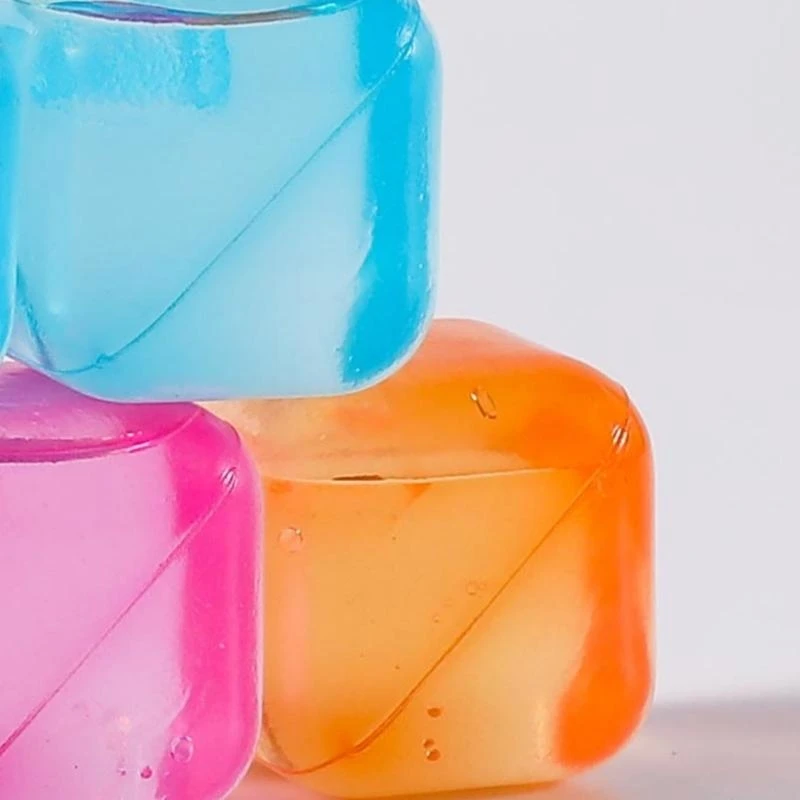 

6pcs Reusable Colorful Refreezable Ice Cubes for Drinks Vodka