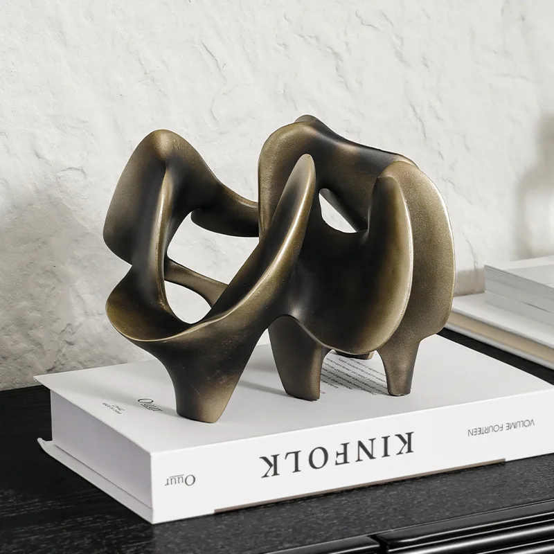 

Современная абстрактная скульптура из смолы, золотая полая художественная статуя для декора прихожей, креативный декор столешницы для гостиной, ТВ-шкафа