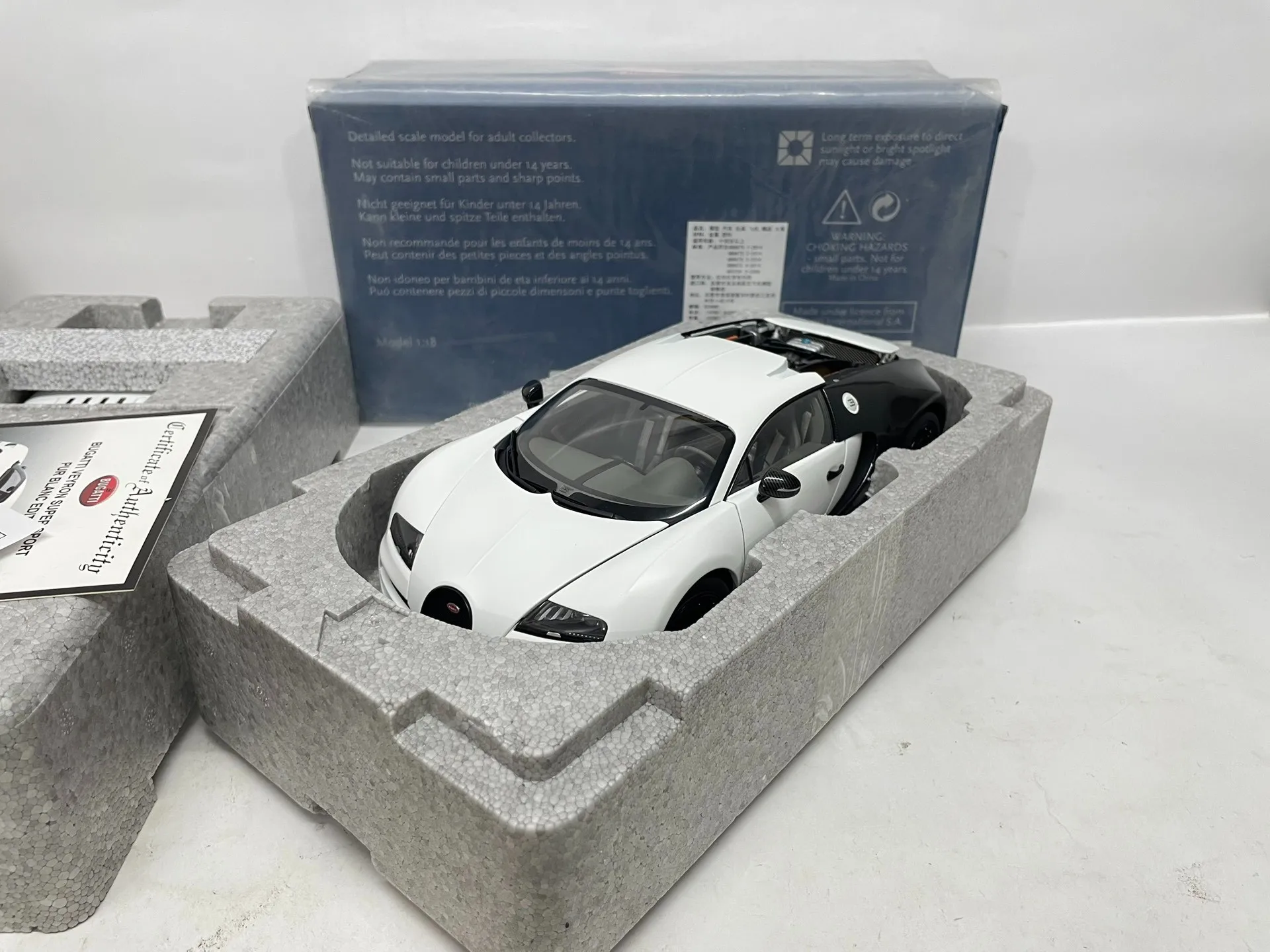 Autoart 1:18 Veyron Super Sport Black White Simulation Limited Edition All Open Alloy Metal Static Car Model Toy Gift