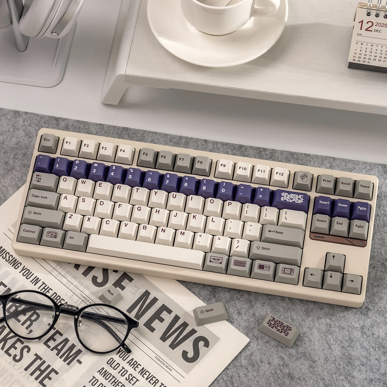 

Retro Purple Keycaps Dye-Sublimate Cherry Profile PBT keycaps Minimalist Keycaps For MX Switch Mechanical Keyboard
