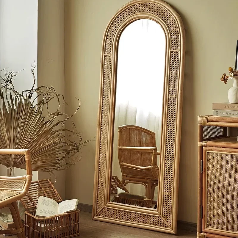 Special retro design, natural plant vines, arched floor mirror, elegant and simple home decoration full-length mirror
