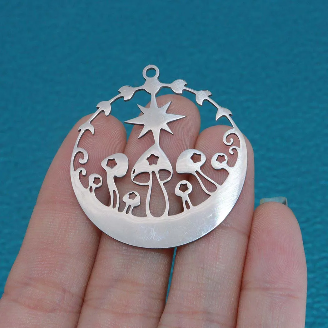 New fashion stainless steel cut hollowed-out mushroom star pendant Fashion everything diy necklace bracelet pendant accessories