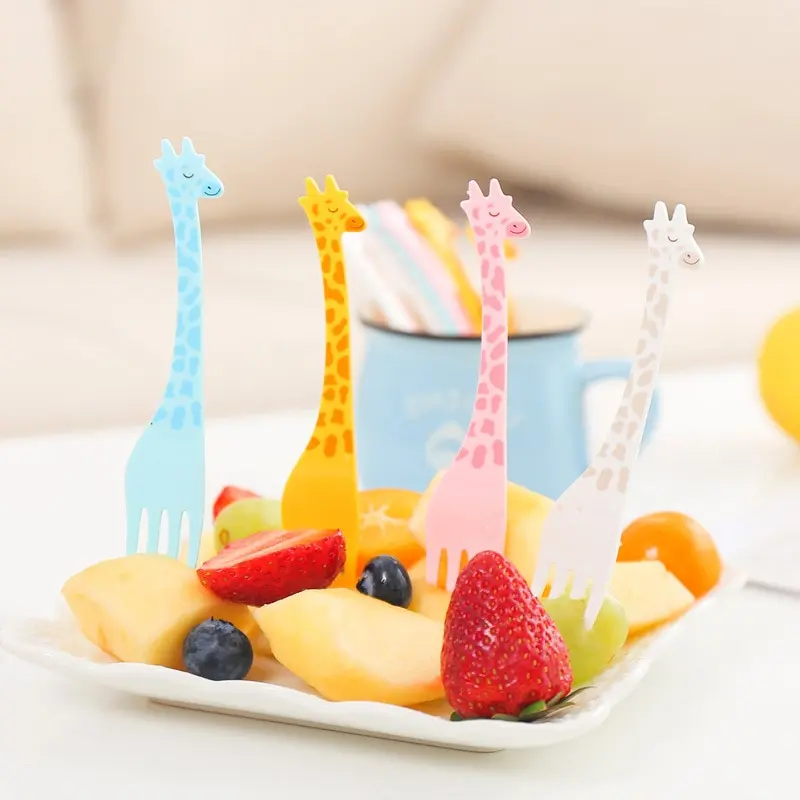 EW Giraffe Fruit Fork Cute Children\'s Plastic Tableware Set Creative Tableware Dessert Fork 12 PCs Set