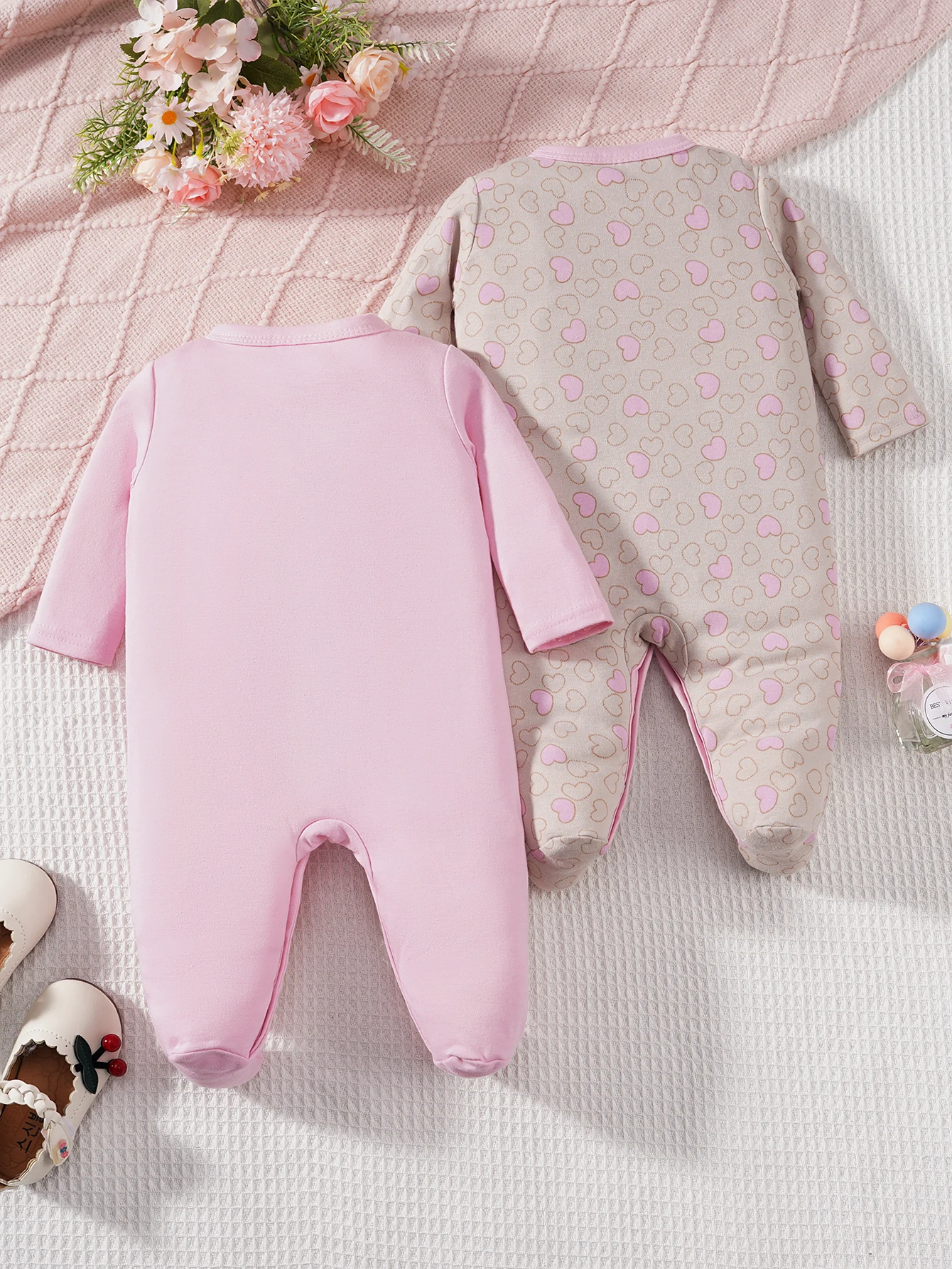 Two-Piece Long-Sleeved Comfortable Foot-Covering Jumpsuit, Suitable for Autumn and Winter