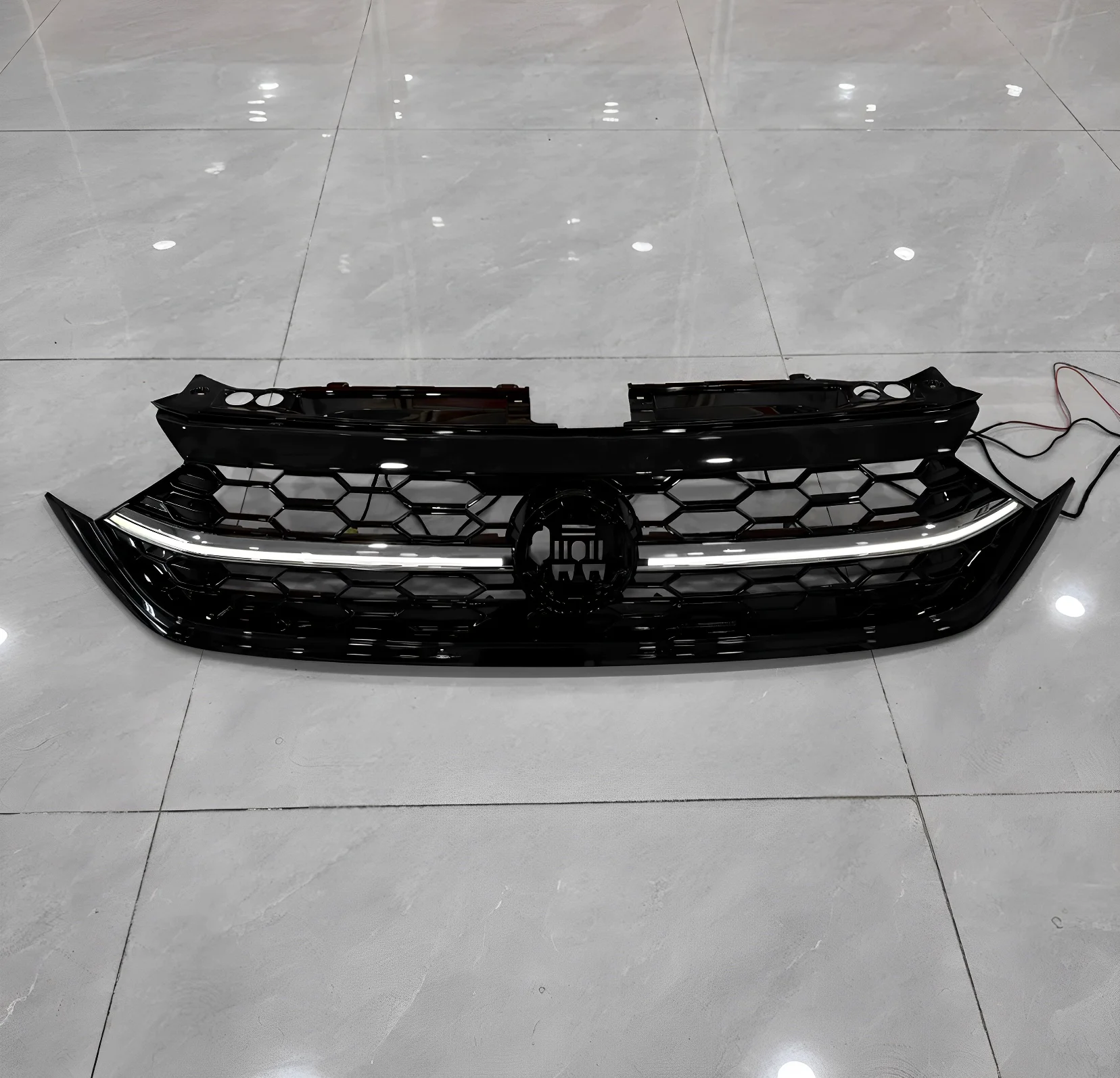 

Front bumper Grill with light for Volkswagen vw Sagitar jetta 23-25 modified white light grille Net Radiator Car Racing Grills