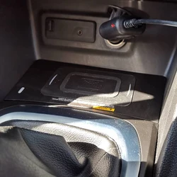 Car wireless charger wireless phone charger fast charger charging pad charging holder for Renualt Megane 4 Megane 5 2015-2019