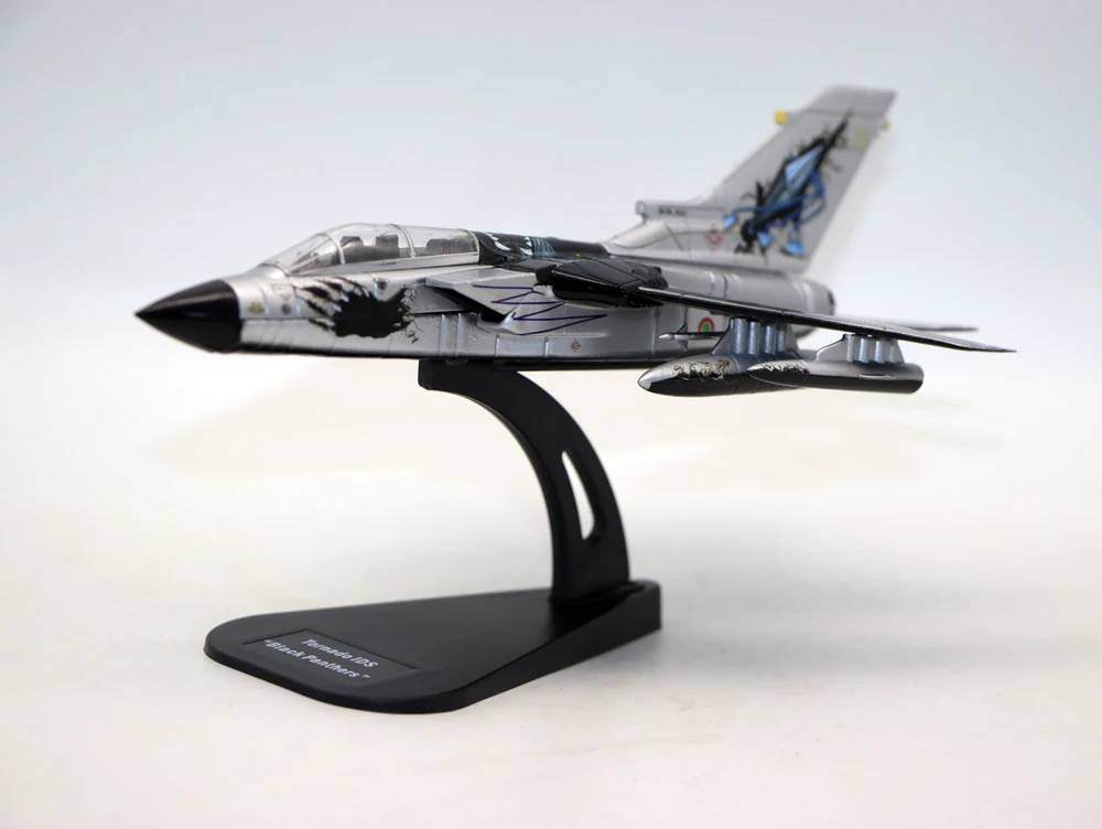 ITALERI 1/100 Tornado IDS Black Panthers, modelo de avión de combate para colección, regalo
