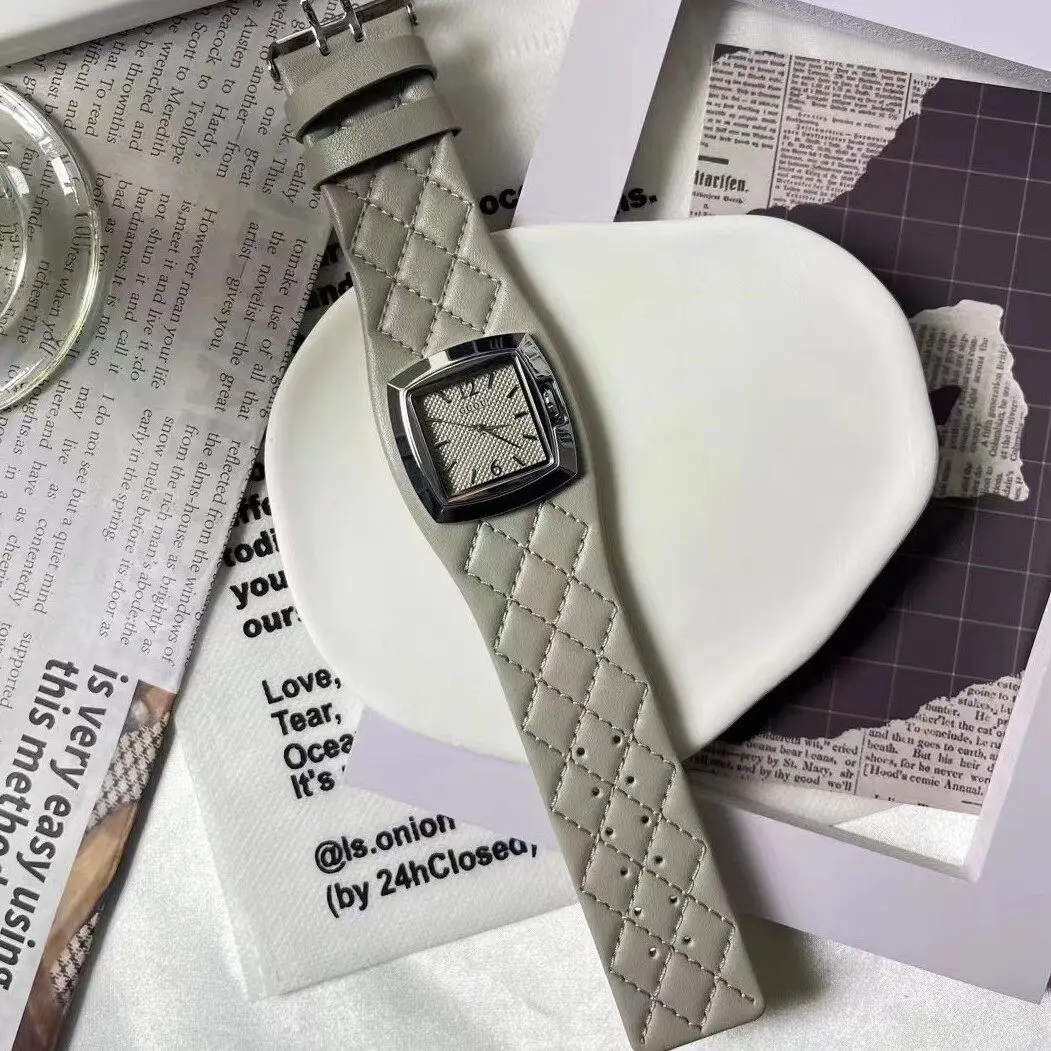 New Stylish Leather Strap Watch, Vintage Style Casual Watch, Quartz Movement, Elegant Women'S Wristwatch, Unique Timepiece.
