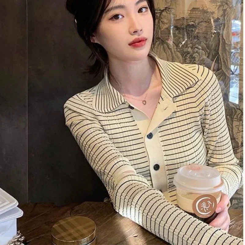 

Кардиган женский весенний тонкий отложной воротник корейская мода полосатый вязаный нежный стильный эстетичный уличный повседневный простой