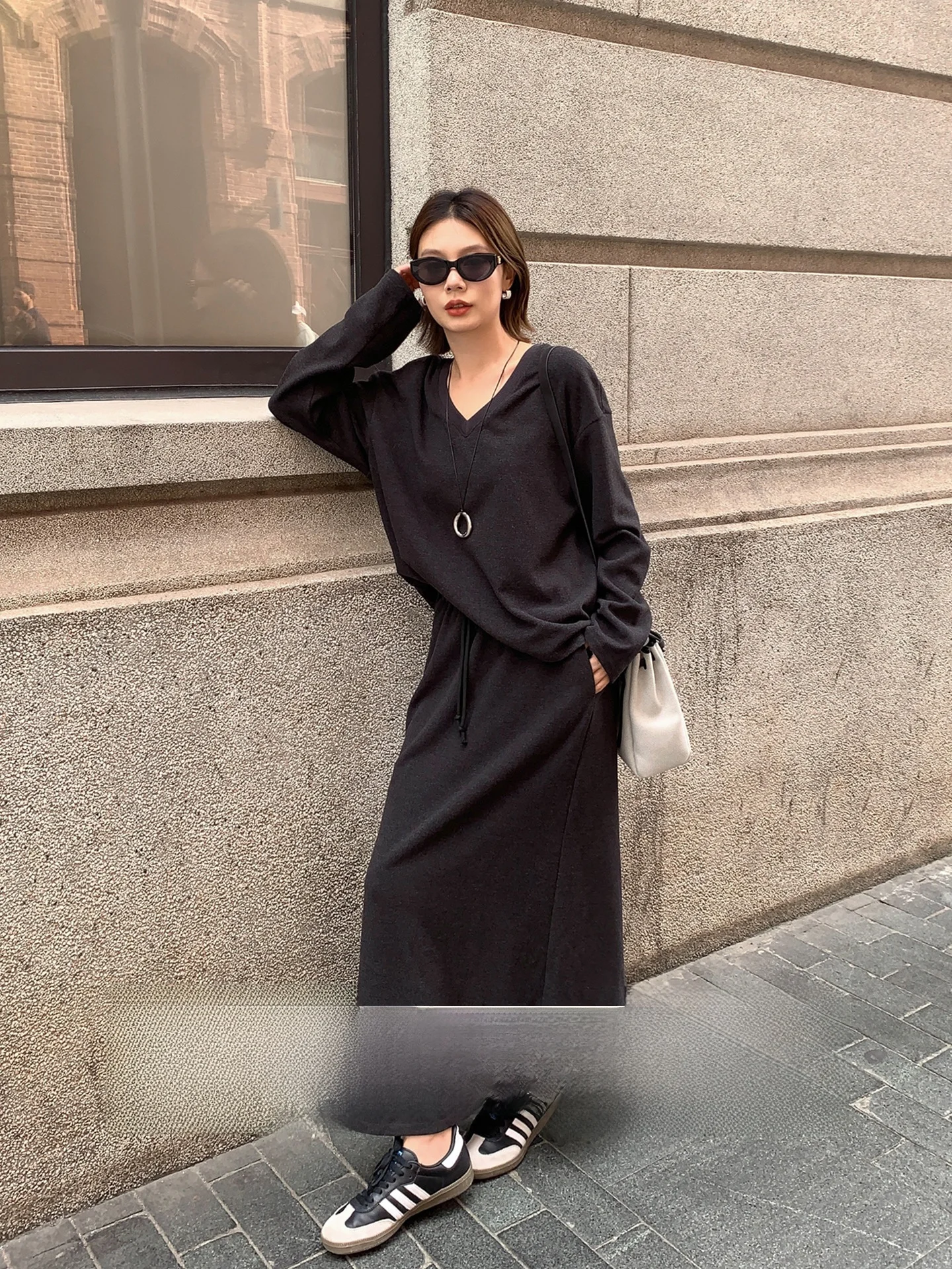 

Однотонный свитер и юбка, комплект с эластичной резинкой на талии, длинный свеч V-Ne, осенний модный повседневный женский костюм из двух предметов, длинная юбка с высокой талией