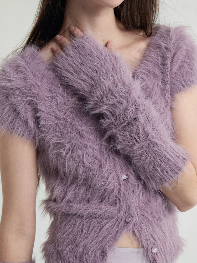 

Romantic Escape Faux Fur Sweater with Sleeve Covers Lazy Romantic Style Polyester Fiber V-neck Short Sleeve Regular Thickness