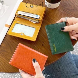 Tarjetero con iniciales personalizadas, billetera plegable de cuero genuino, bolso para tarjetas de identificación, tarjetero de lujo a la moda para mujer, regalo de Navidad