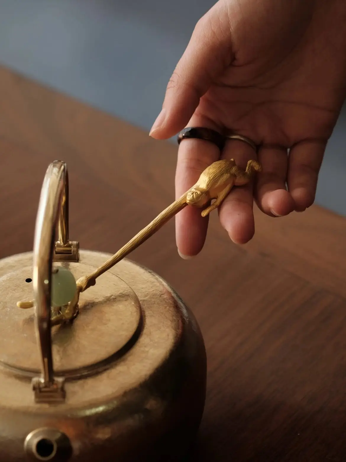 

ixian Tang Tea Ceremony Accories Iron Kettle Fork Heat Resistant Tea Pot Lid Lift Tea Pot Strainer Chinese Sle Design