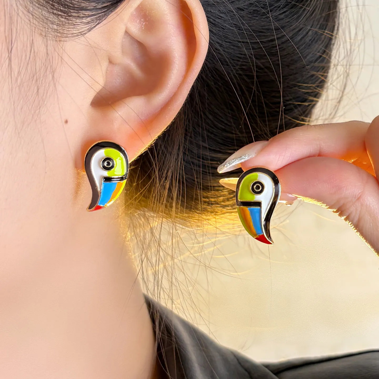 

Vintage French Colorful Enamel Toucan Earrings Exaggerated Luxury Stud Earrings for Women Trendy Party Ear Jewelry