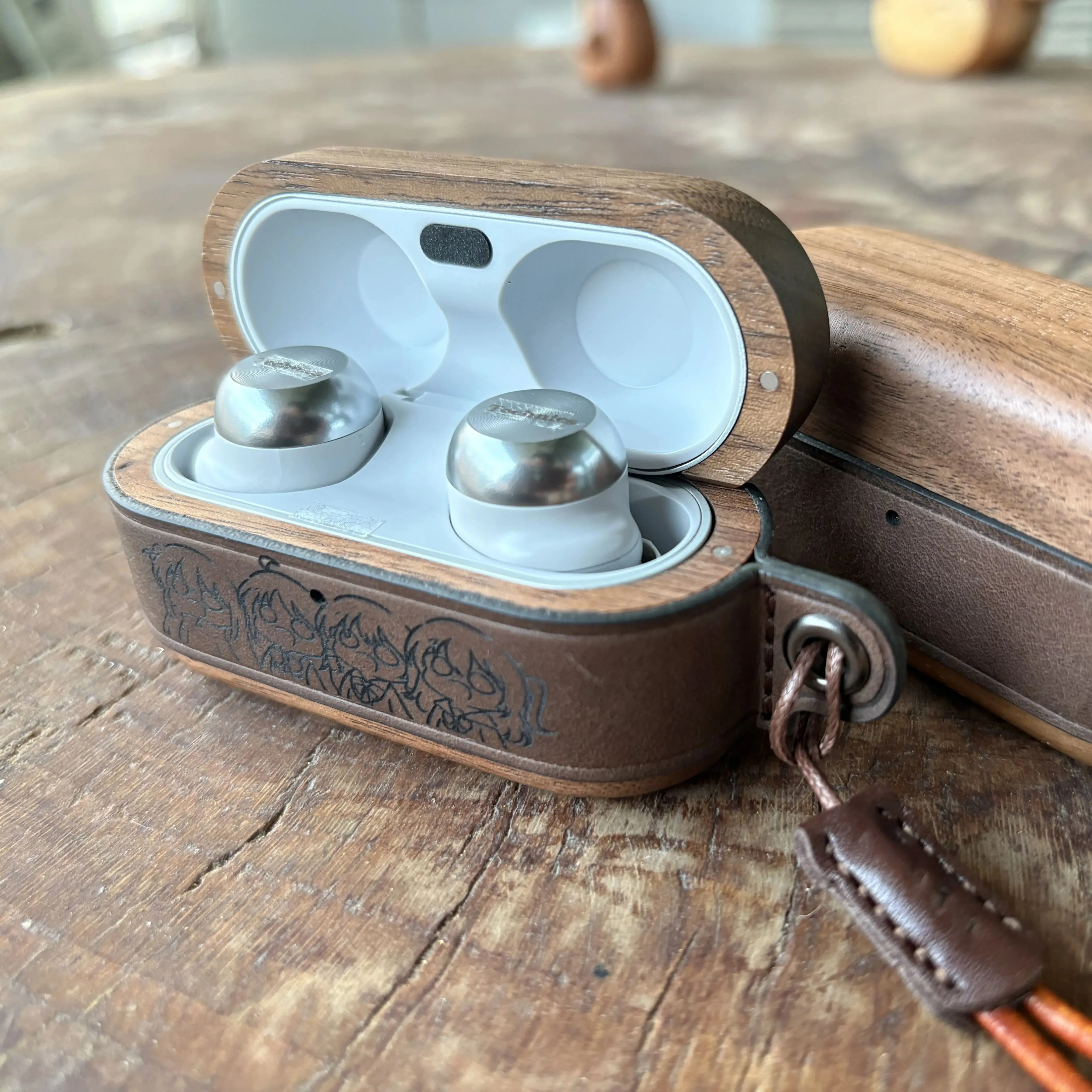 オリジナル木製レトロイヤホンケース Panasonic Technic EAH-AZ100 用、クルミ材製保護カバー