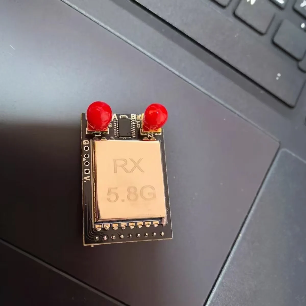 

4.9G VRX Receiver 5.8G 6.1G VRX Video Glasses Dedicated Dual Antenna Receiver 4.8G-6.1G FPV Receiver