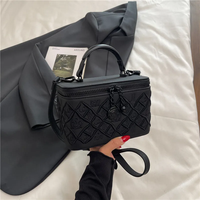 حقيبة صندوقية متعددة الاستخدامات وأنيقة مطرزة بالصناعة الثقيلة بتصميم جديد، حقيبة كروس بكتف واحد فاخرة وعصرية #1