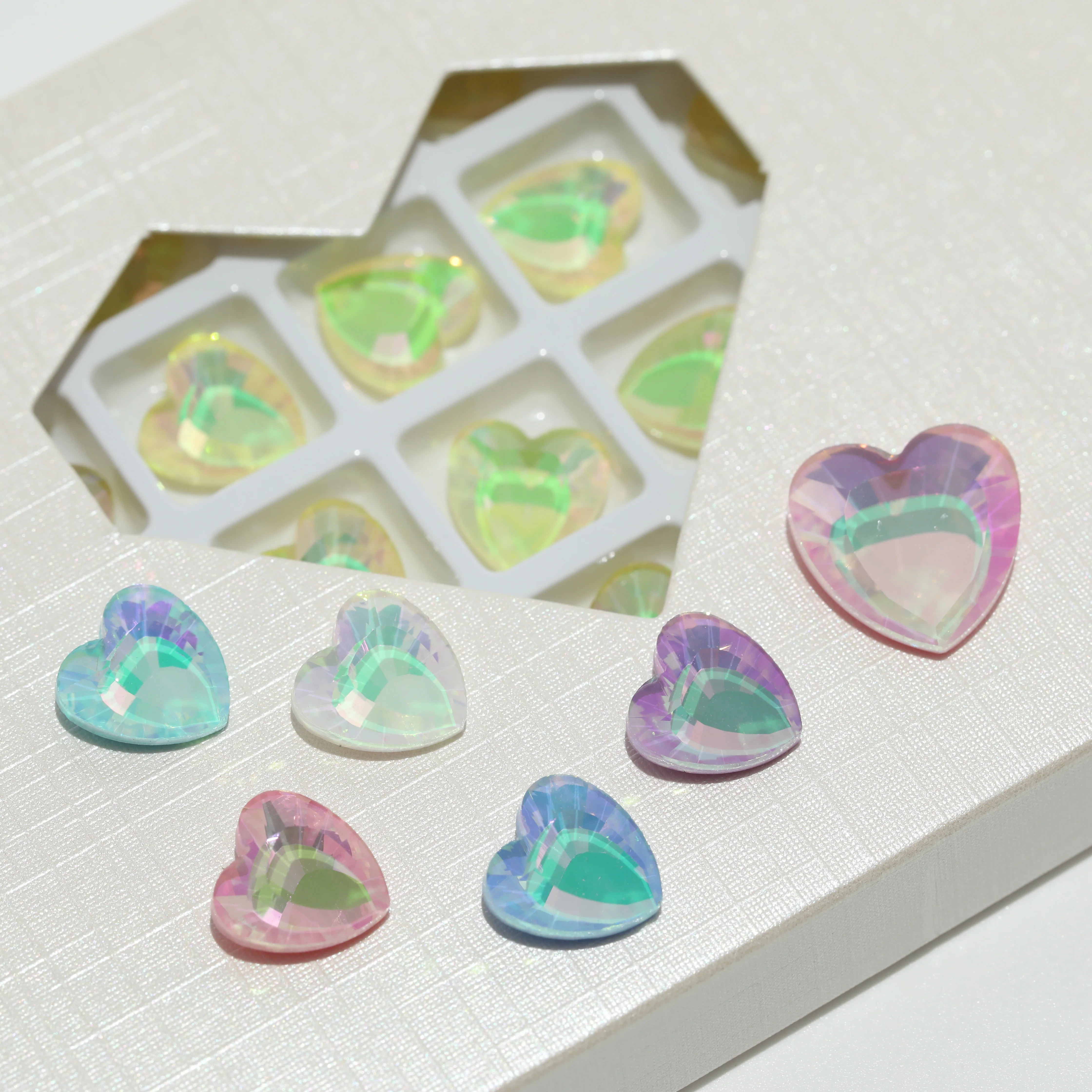 GRST Premium DV4059 Herzförmige Fancy Stones Glänzende Kristalle Dream Mirror Serie Strasssteine DIY-Zubehör für Nagelkunst und Hochzeitskleider – Detail 2