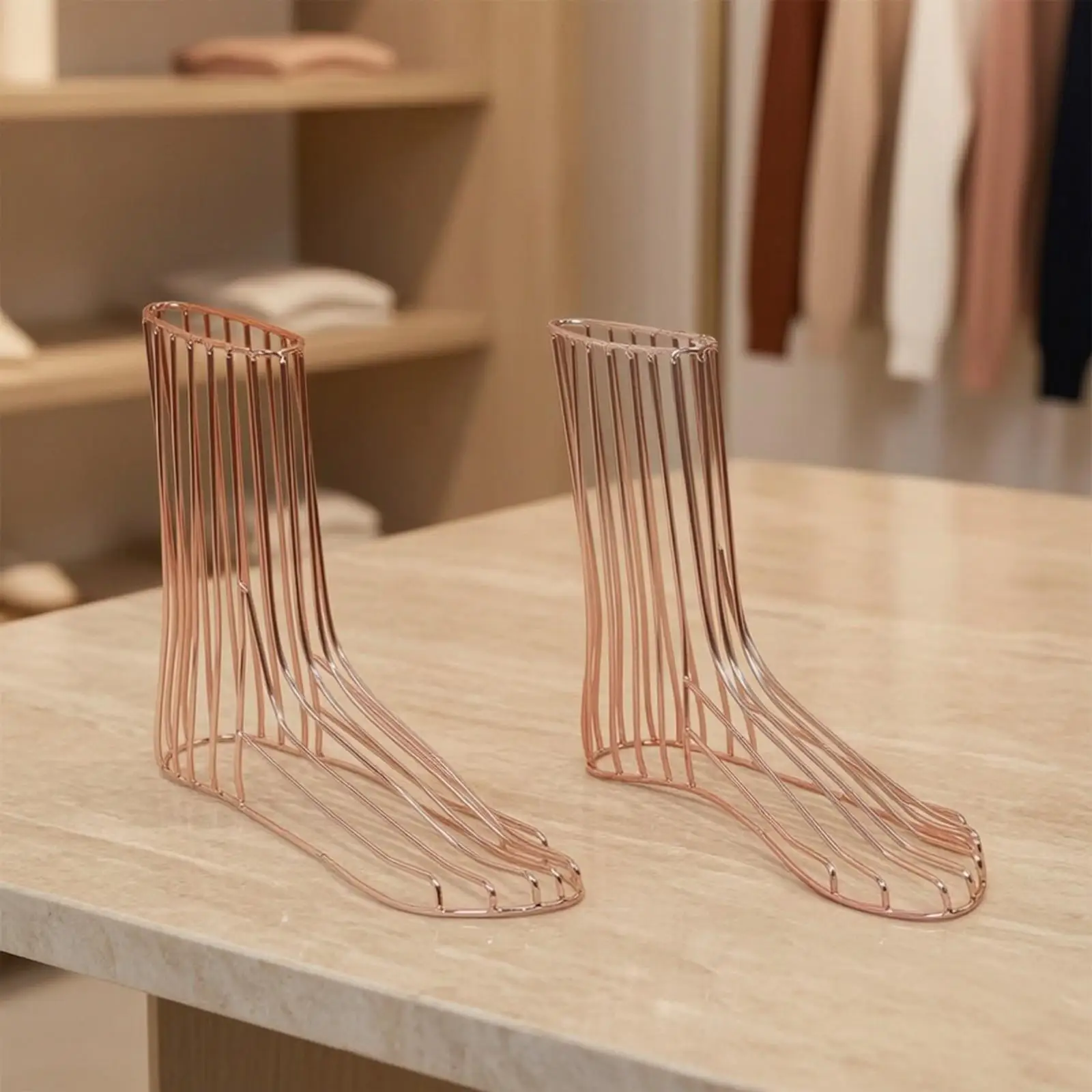 Iron Wire Boot Display Support Simple Design Cage-Style Footwear Display Holder Open-Frame Freestanding Wire Shoe Holder for