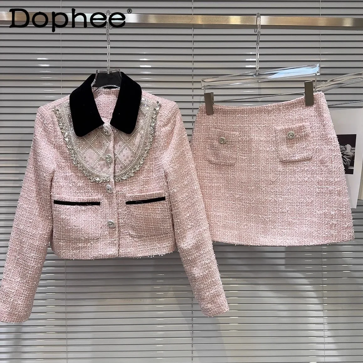 

Sweet Pink Tweed Short Skirt Sets Autumn Heavy Industry Rhinestone Bead Short Jacket and Skirt Two Piece Sets Womens Outifits