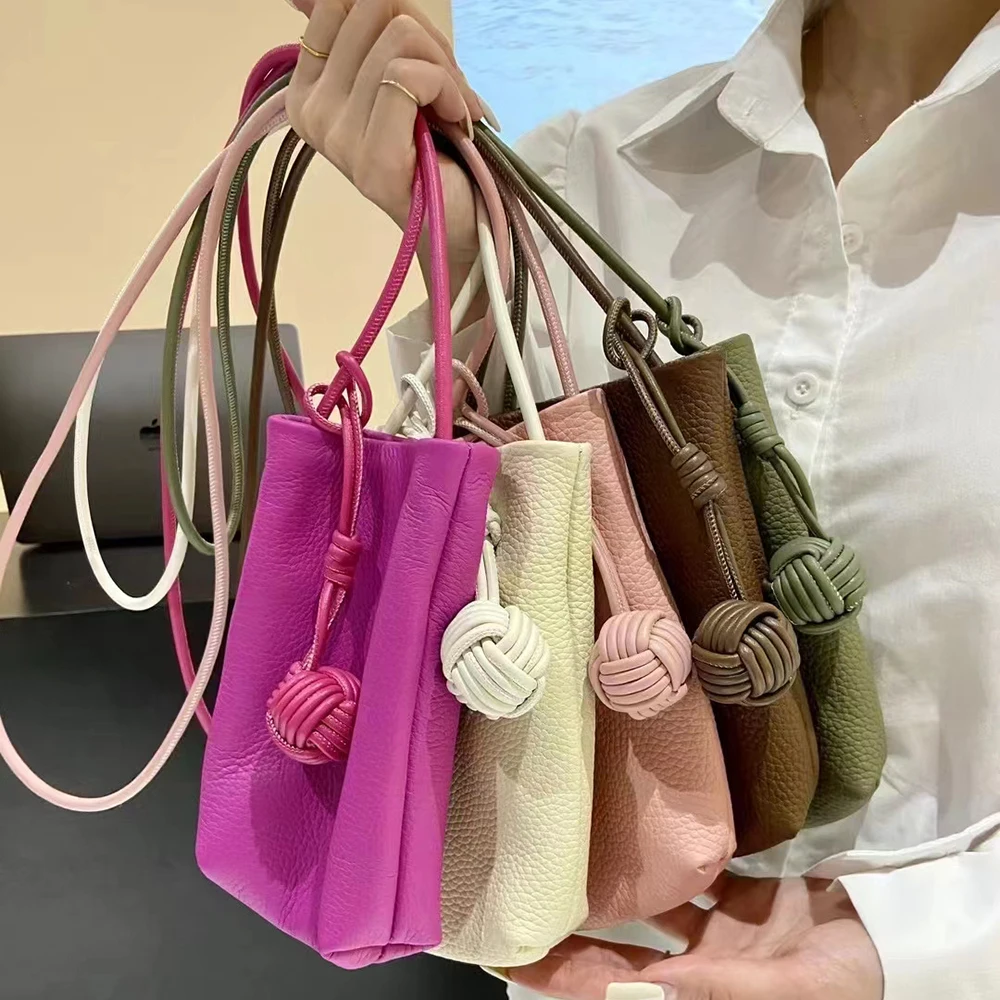Echt leder kleine Frauen Umhängetasche benutzer definierte Initialen hand gewebte Ball Telefon Schulter tasche personalisieren Name Dame Mini Beutel Geldbörse – Detail 7